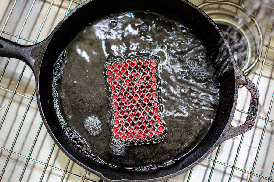 Lodge Chainmail Scrubbing Pad Red