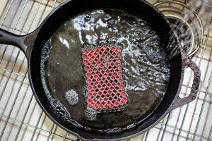 Lodge Chainmail Scrubbing Pad Red