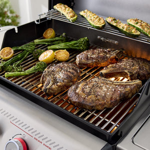 Spirit SPX-435 Gas Grill (Propane)