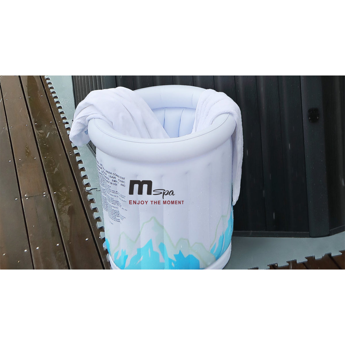 MSpa inflatable can cooler in use