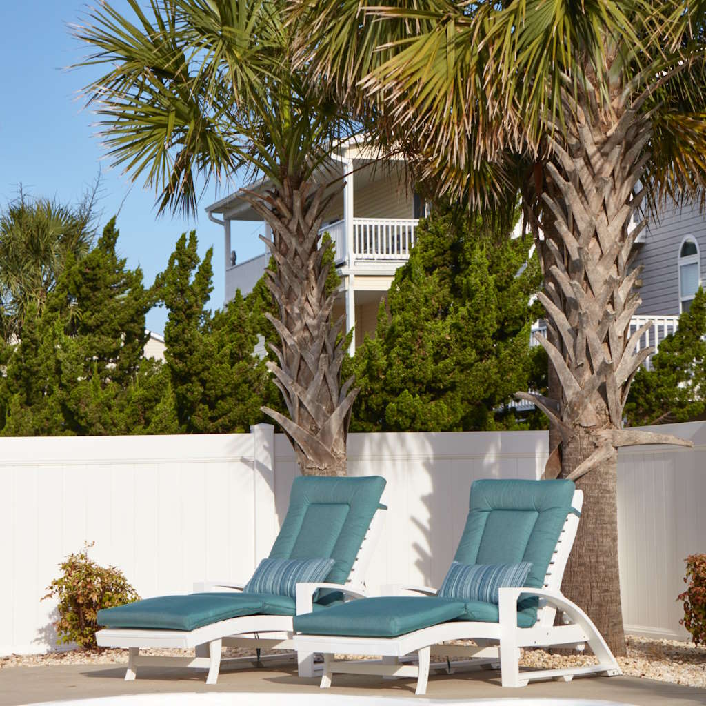 St. Tropez Chaise Lounge w/Wheels