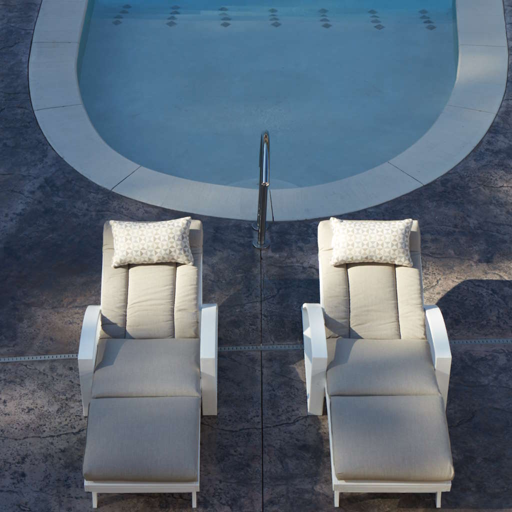 St. Tropez Chaise Lounge w/Wheels