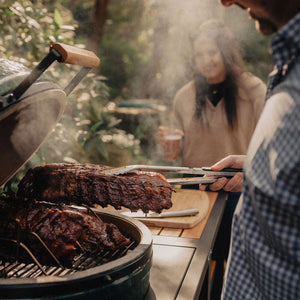 Smoking ribs on the Big Green Egg