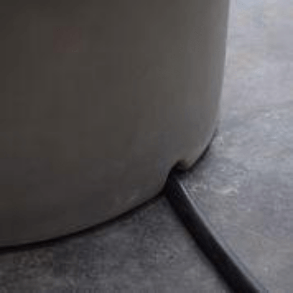 Elementi round tank cover hose opening