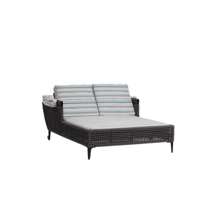 Genval Daybed w/Sunbrella Canopy