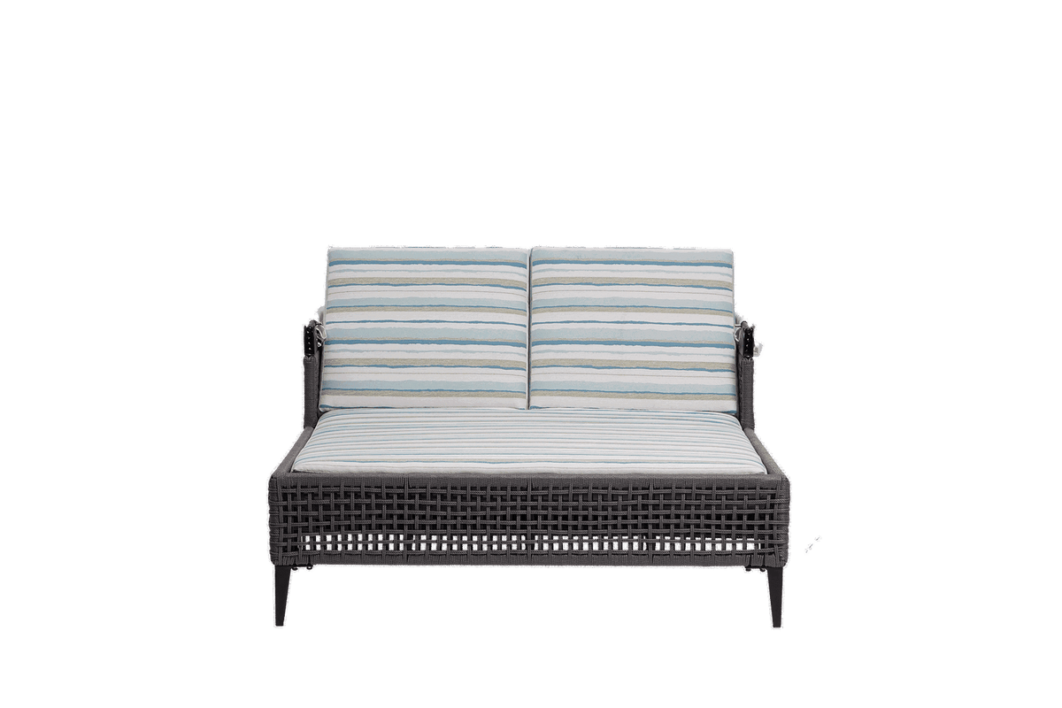 Genval Daybed w/Sunbrella Canopy