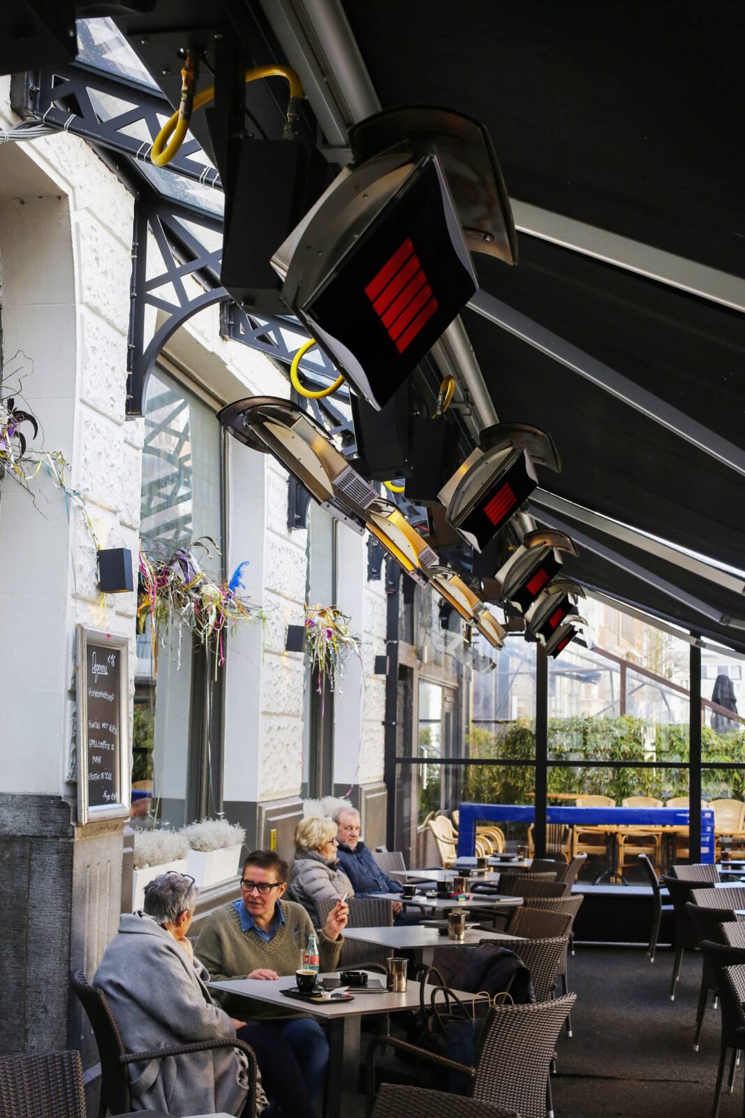 Bromic Platinum gas heater suspended on ceiling pole