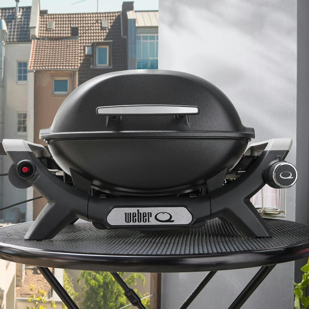 Weber Q 1000N Gas Grill - Midnight Black