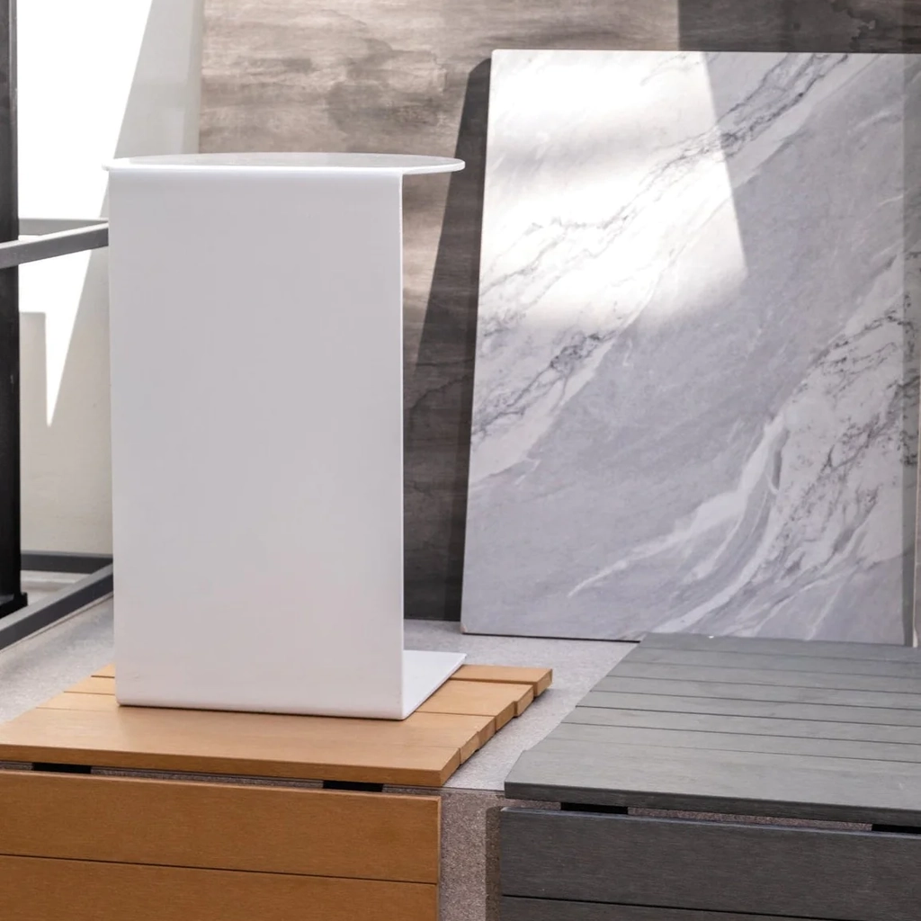 Side Tray - 39"w 32"d 47"h